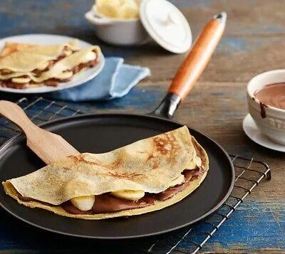 Staub Pannenkoekenpan houten greep 28 cm - zwart
