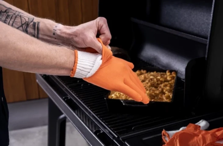 Traeger Wood Fired Grills - BBQ prep & serve gloves