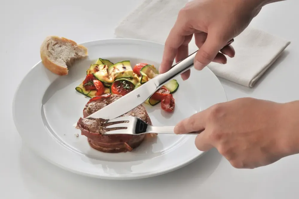 WMF Steakmessen Nuova - 6 stuks - Inclusief GRATIS Cookinglife Peper- en Zoutmolenset