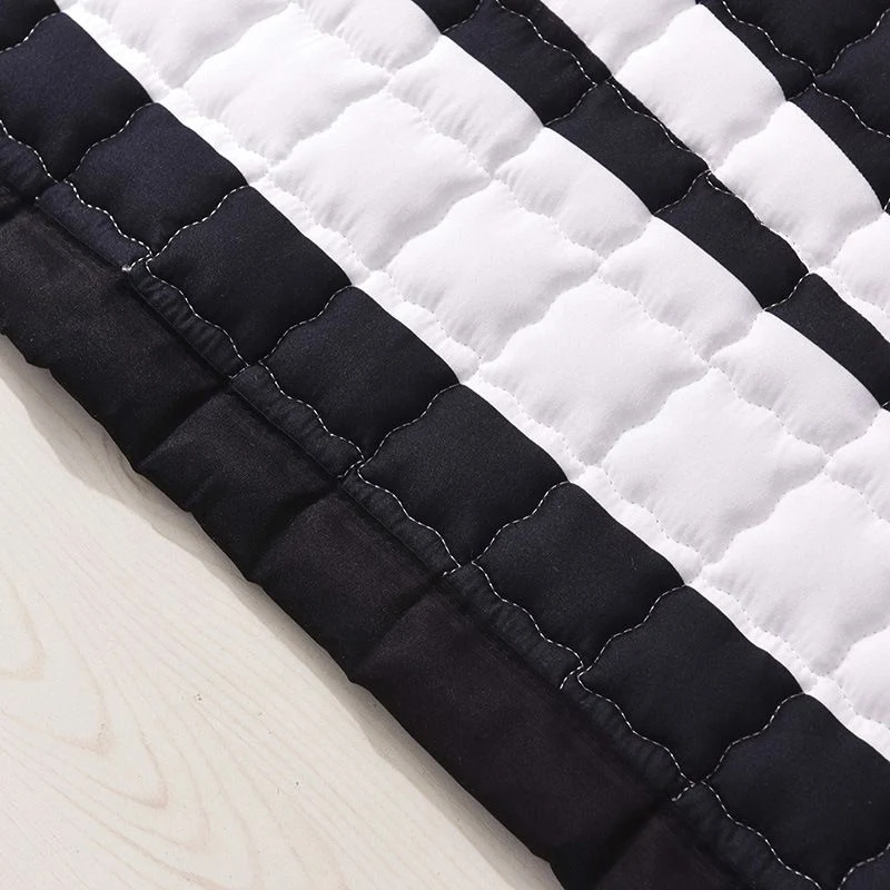 Chic Cartoon Quilted Rug Bonte Wild Animal Area Carpet Stain Resistant Non-Slip Washable Rug Kids Bedroom Black