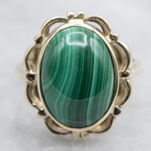 Scalloped Gouden Bezel Set Malachite Ring