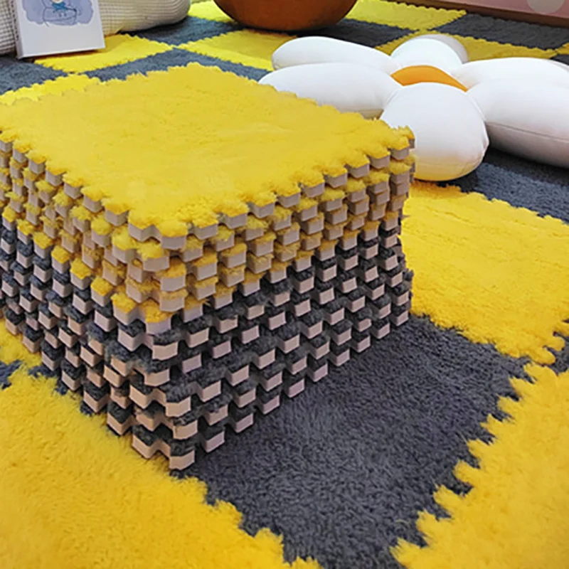 Contemporain Tiles and Carpet Plush Cut Interlocking Non-Skid Carpet Tiles White