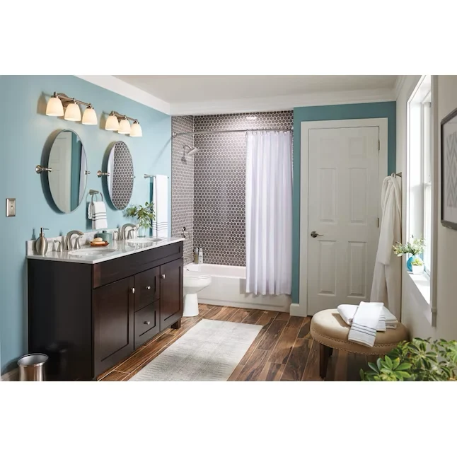 Moen Lindor Spot Resist Brushed Nickel 1-handle Individueel Function Square Bathtub and Shower Faucet Valve Included